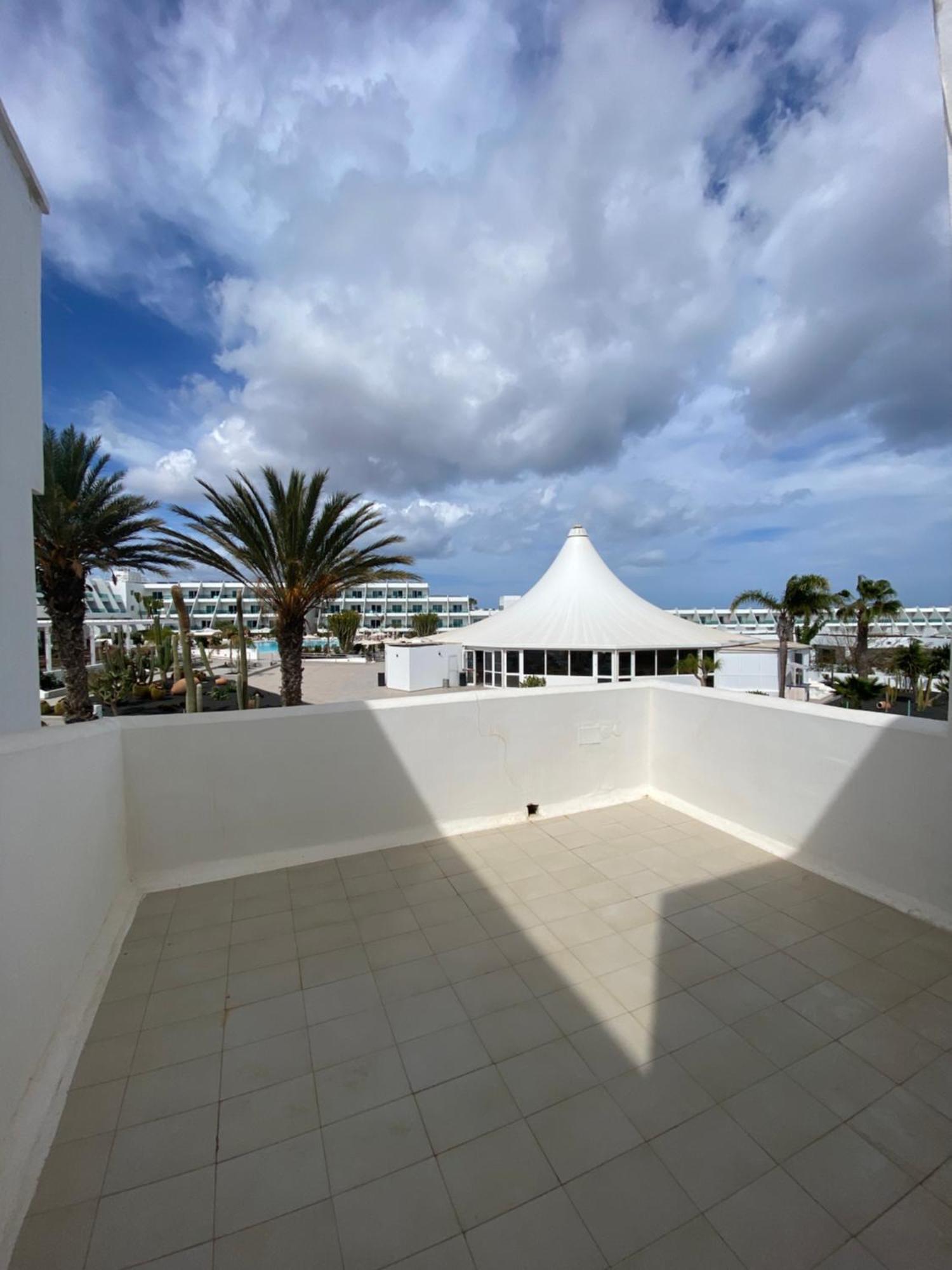 First Floor Apartment With Sea View, Costa Teguise Eksteriør bilde